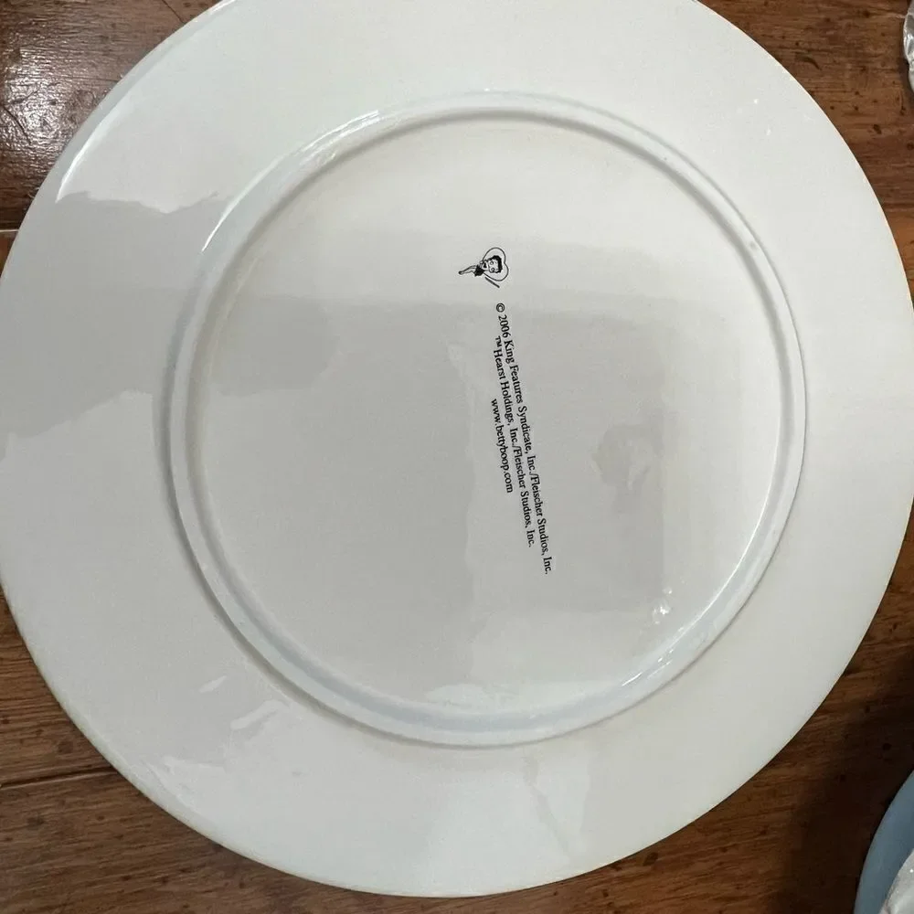 ⚡CLOSET CLEAR-OUT: PRICE DROP⚡ BETTY BOOP CAKE stand and DESSERT SERVER plate